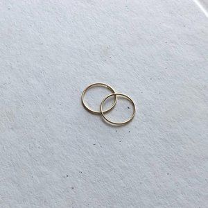 Ultra Thin Gold Hoop Earrings_Bluboho